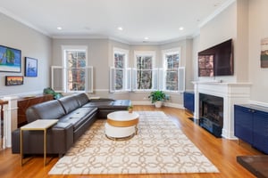 2044 N Sheffield Ave 3_001.jpg