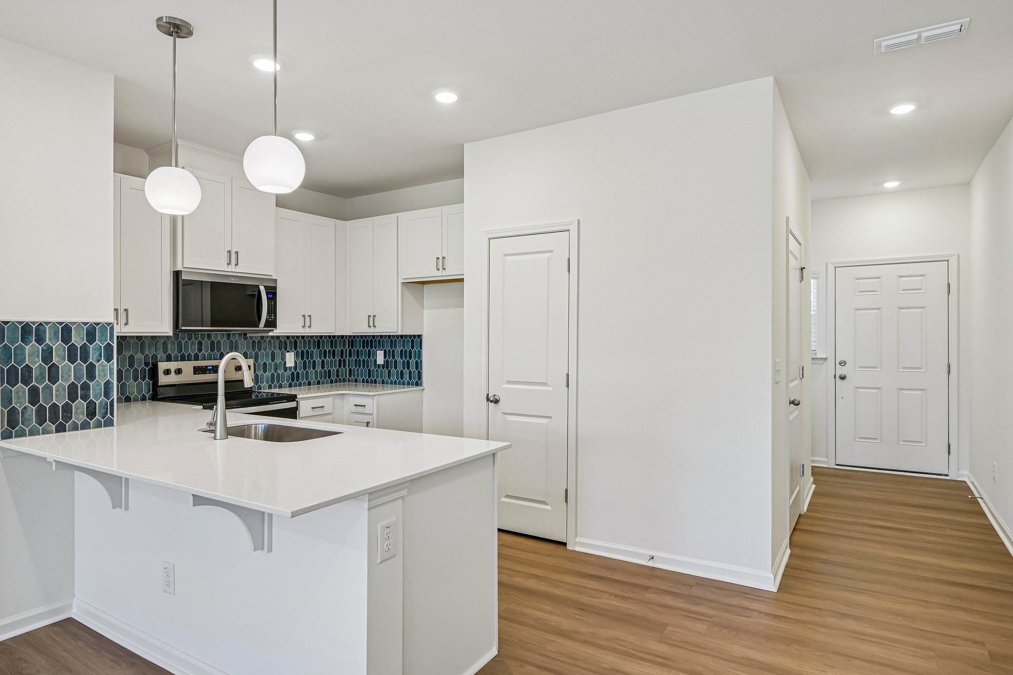 Oakdale Dr-S0107-014.jpg