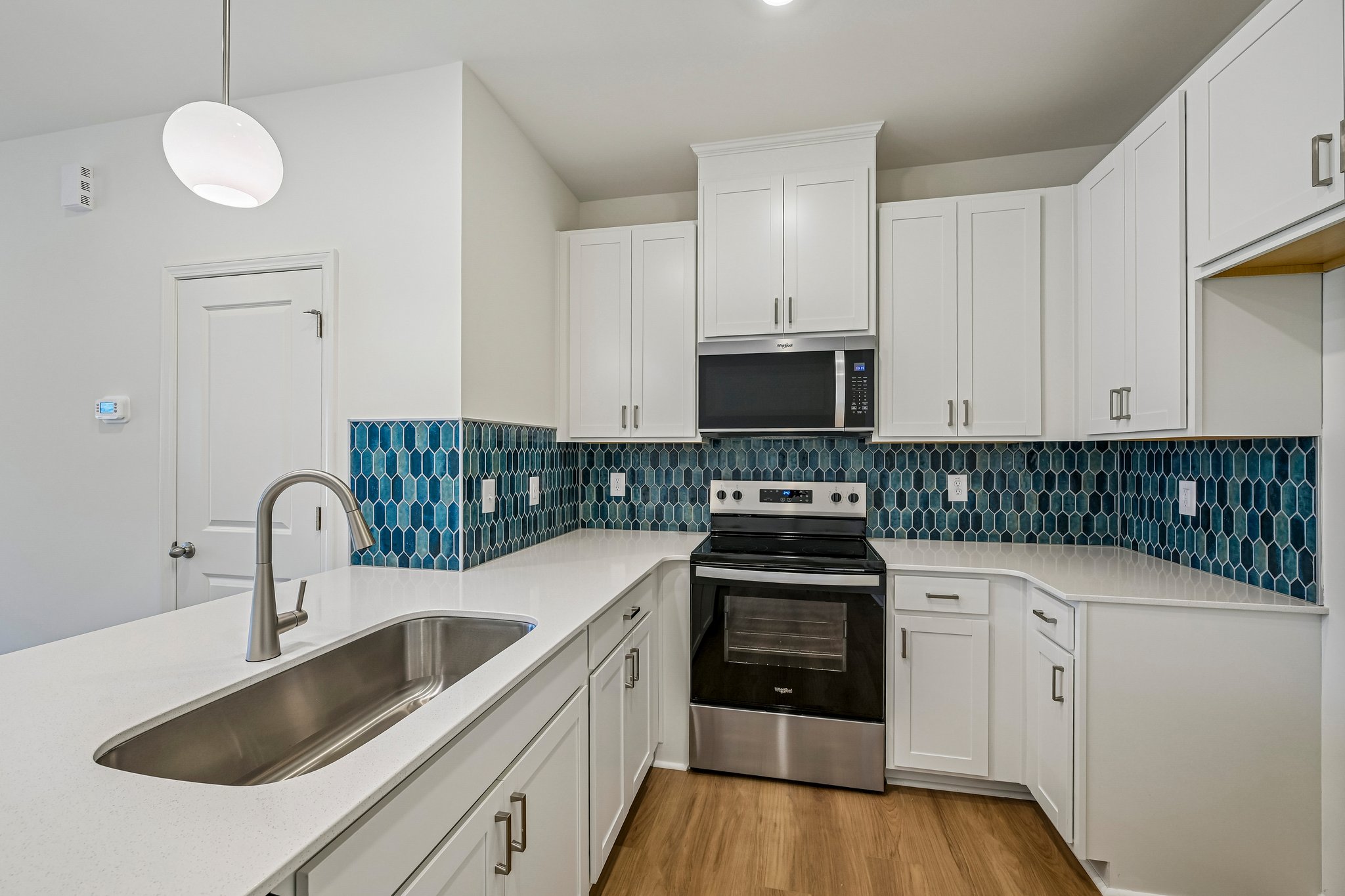 Oakdale Dr-S0107-016.jpg