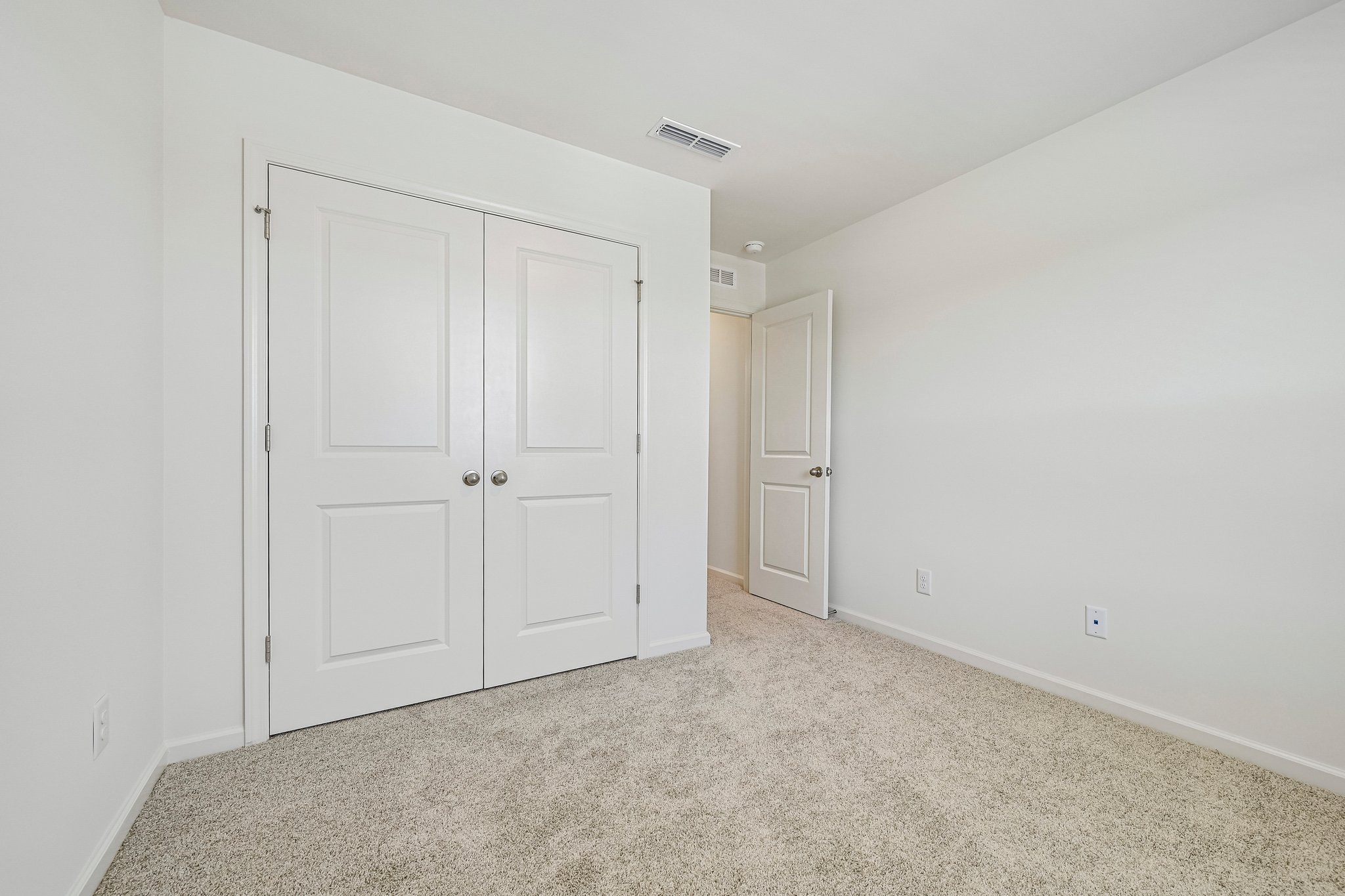Oakdale Dr-S0107-023.jpg