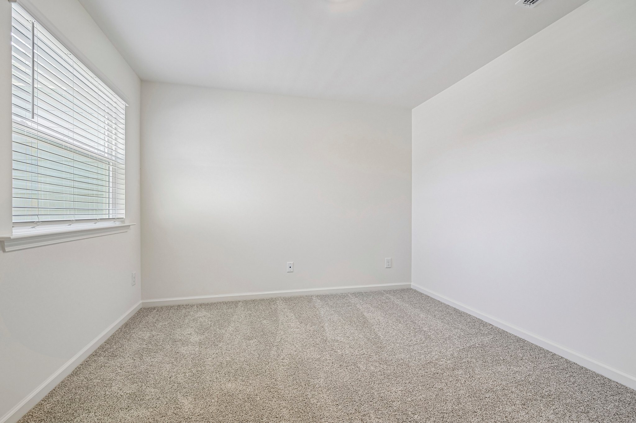 Oakdale Dr-S0107-026.jpg