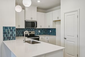 Oakdale Dr-S0107-015.jpg