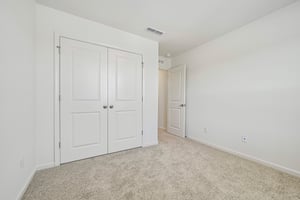 Oakdale Dr-S0107-023.jpg