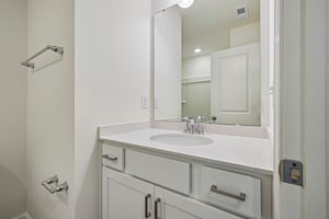 Oakdale Dr-S0107-024.jpg