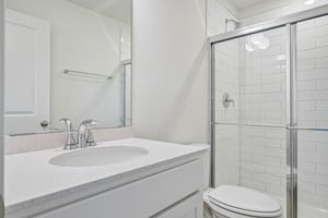 Oakdale Dr-S0107-034.jpg