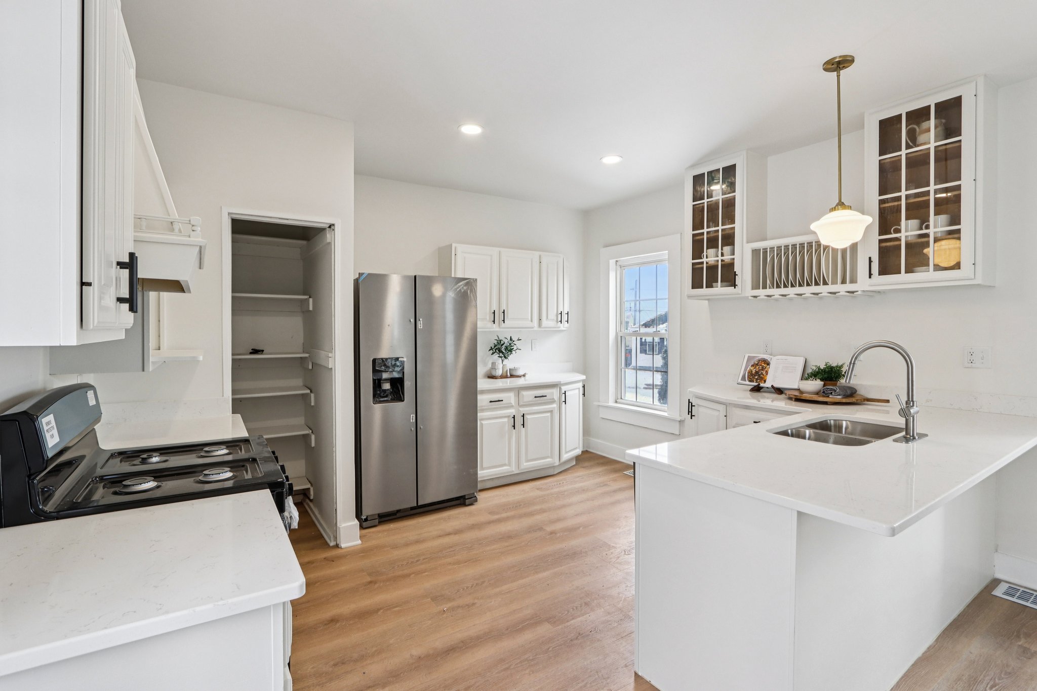 Shoop St-S2201-020.jpg