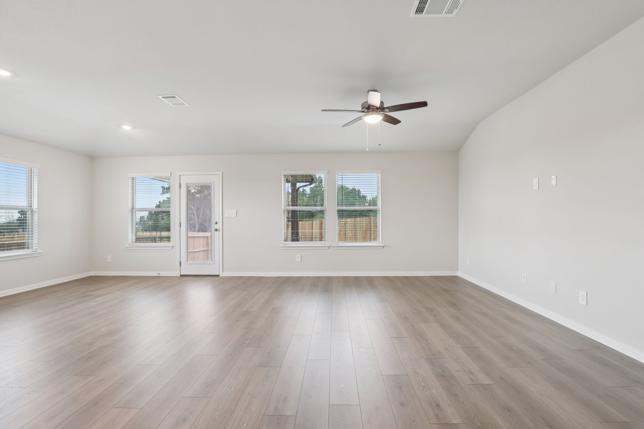 San Antonio-Legendary Trails-205 Bark Hollow Ave Schertz TX 78108-014