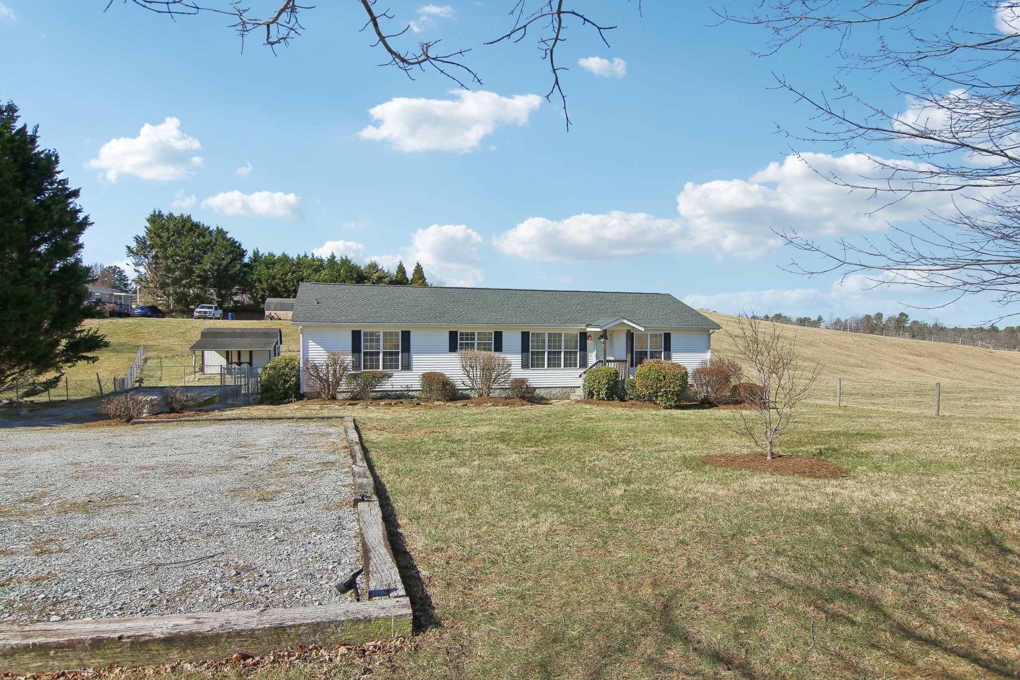 Blue House Rd-003.jpg