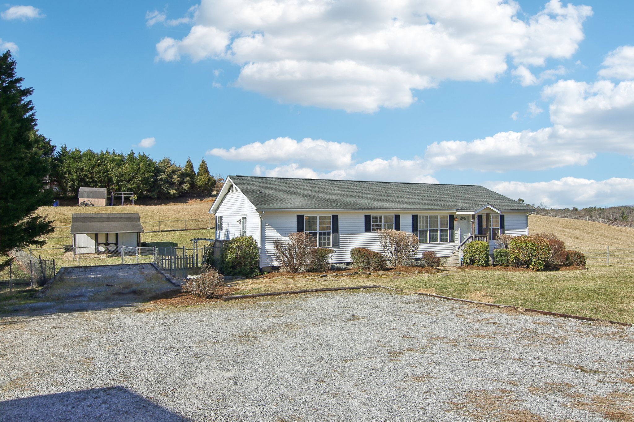 Blue House Rd-006.jpg
