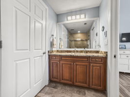Bathroom 3 - IMG_5671