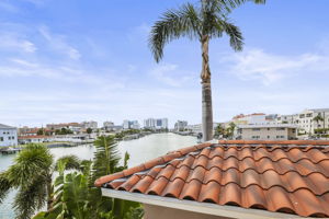 BR1 Balcony View - 495A4225