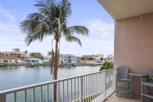 LR Balcony - 495A4260