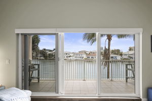 LR to Balcony - 495A4263