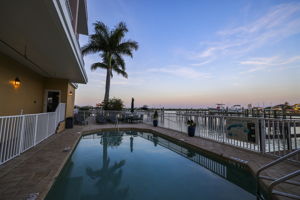 Pool Twilight - 495A4657
