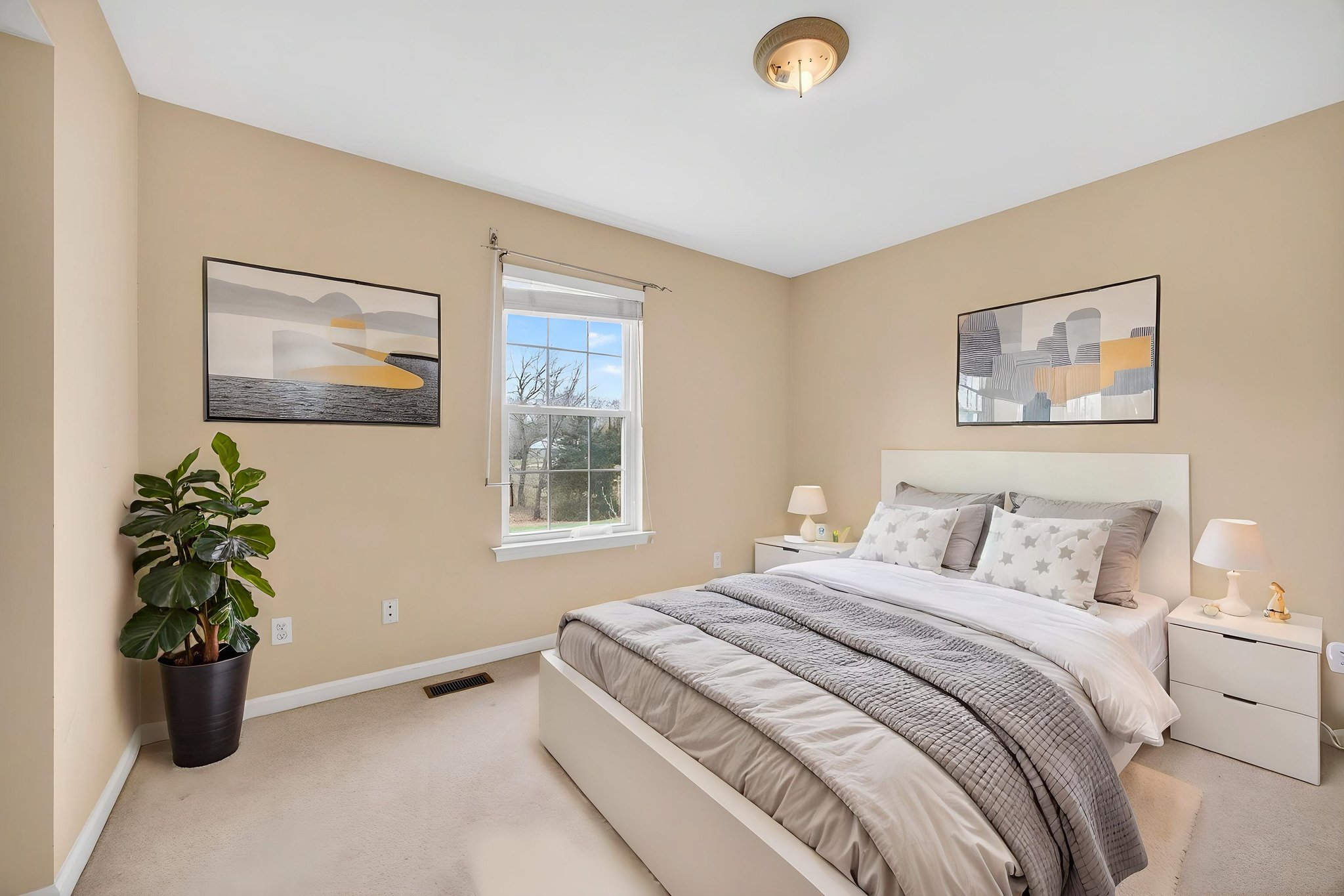 LUND2434 virtually staged.jpeg