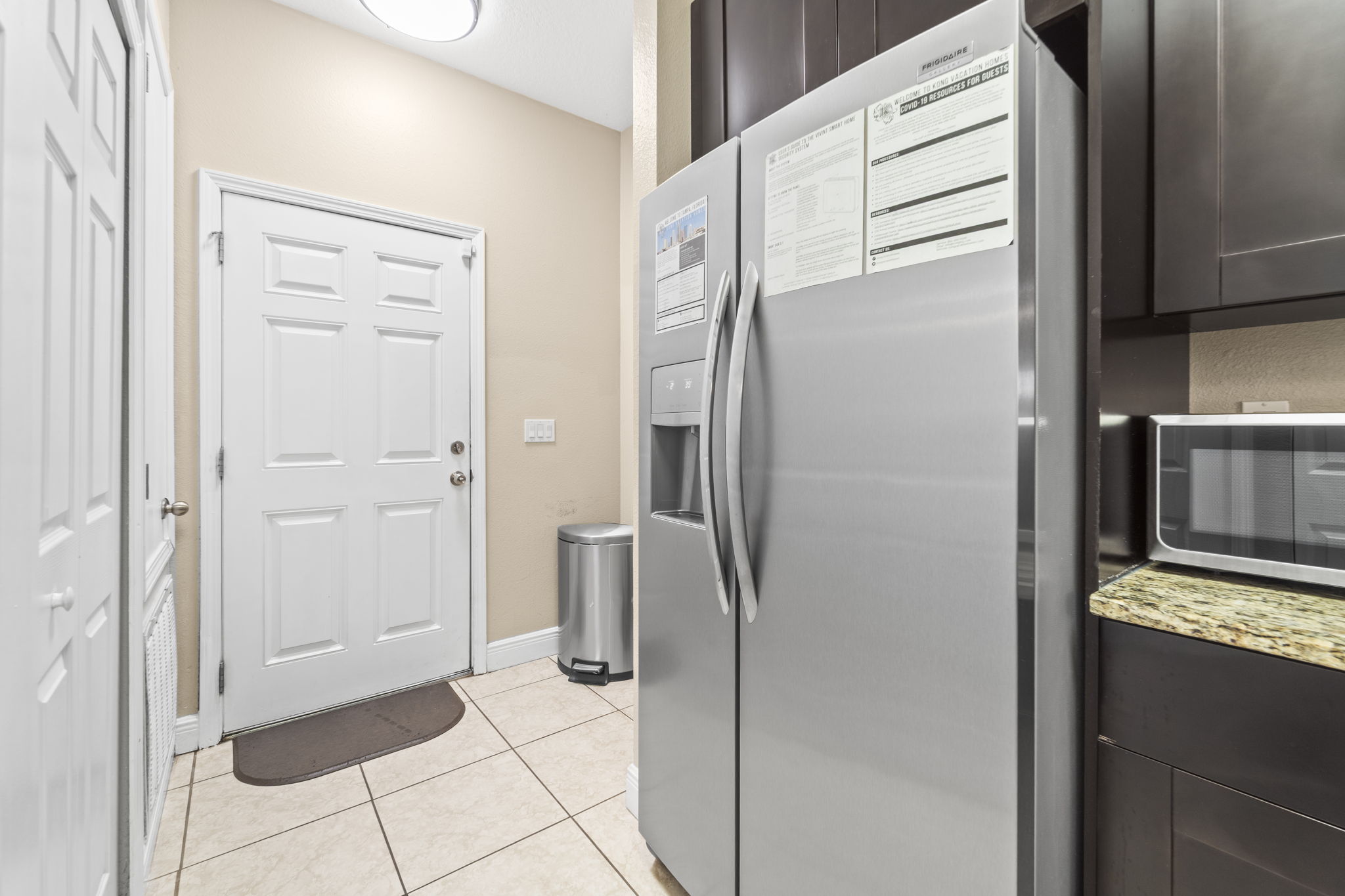 KIT 205 E Kirby St 042