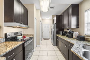 KIT 205 E Kirby St 030