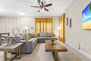LR 205 E Kirby St 009