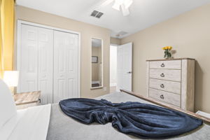 BED3 205 E Kirby St 102