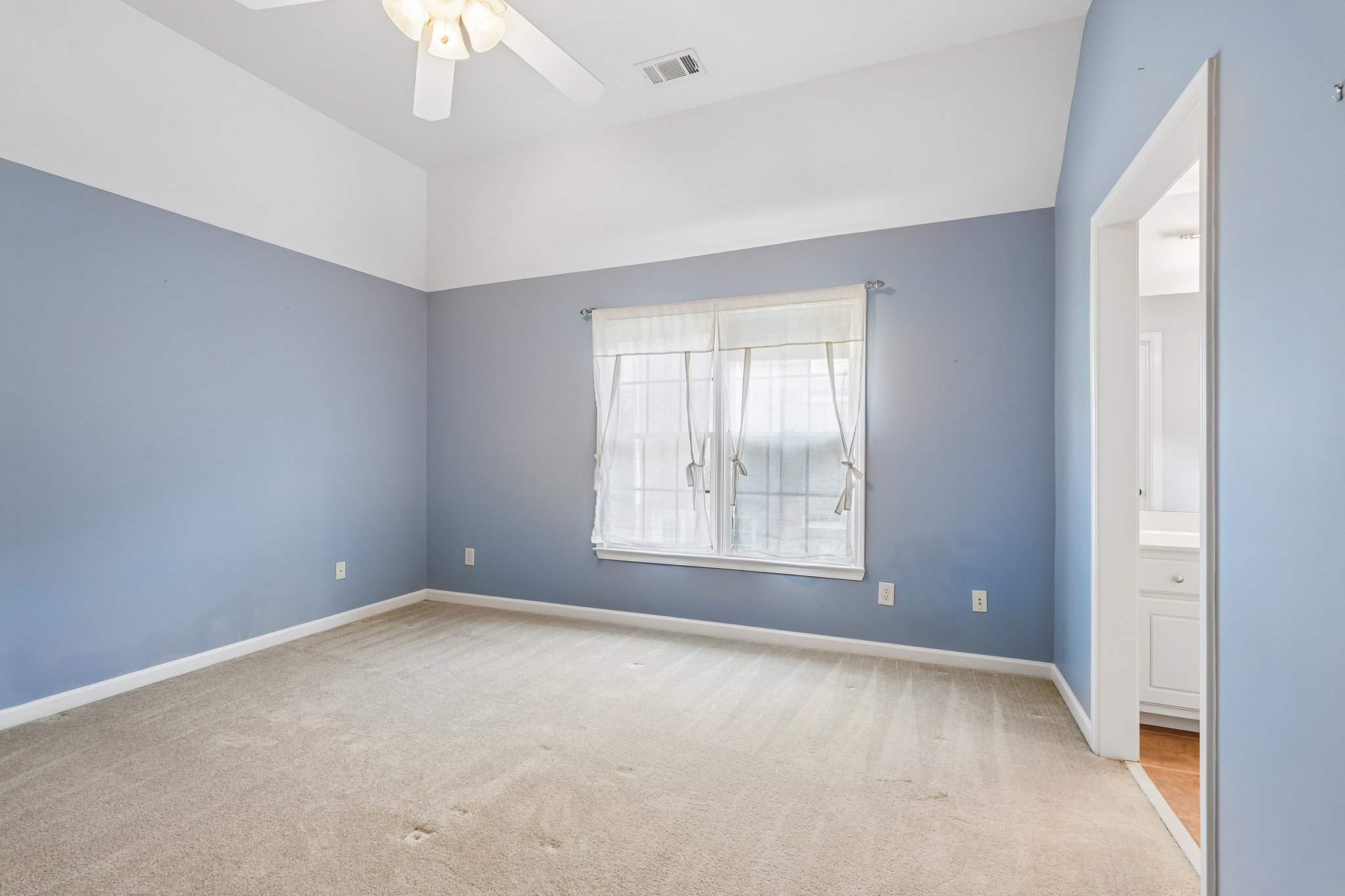 205 Fairway Overlook D-S2209-061.jpg
