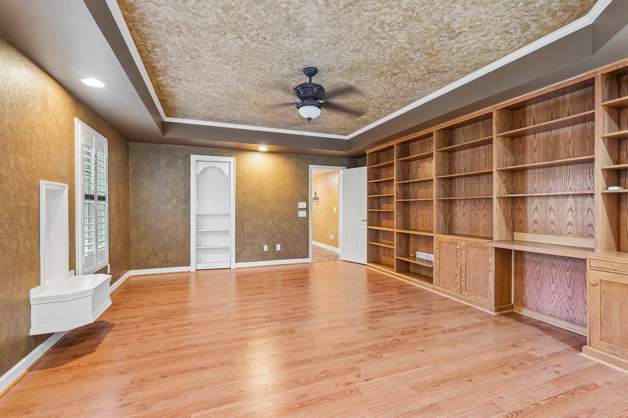 205 Fairway Overlook D-S2209-075.jpg