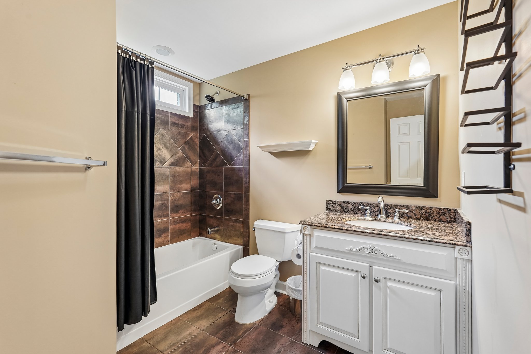 205 Fairway Overlook D-S2209-078.jpg