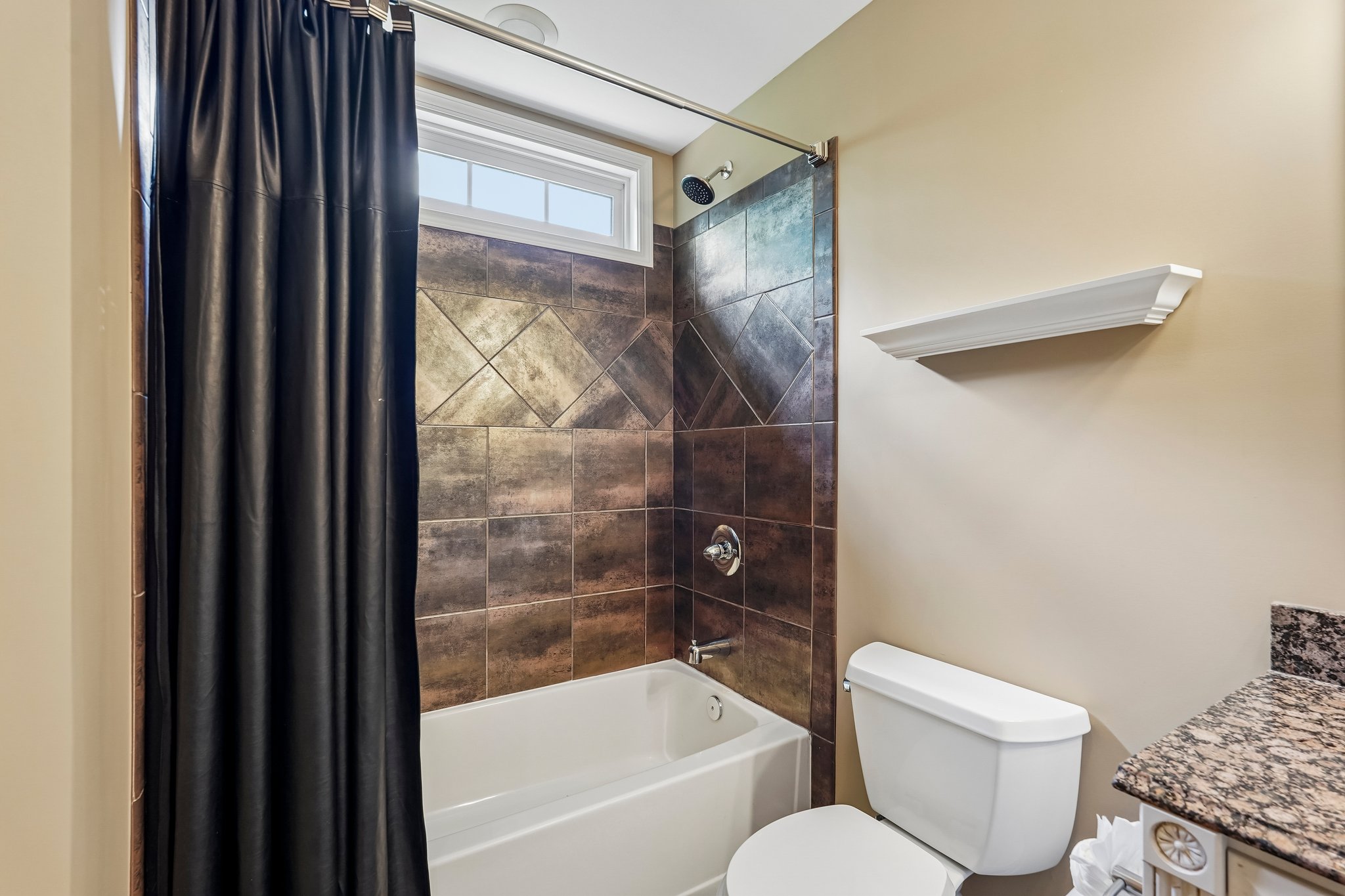 205 Fairway Overlook D-S2209-079.jpg