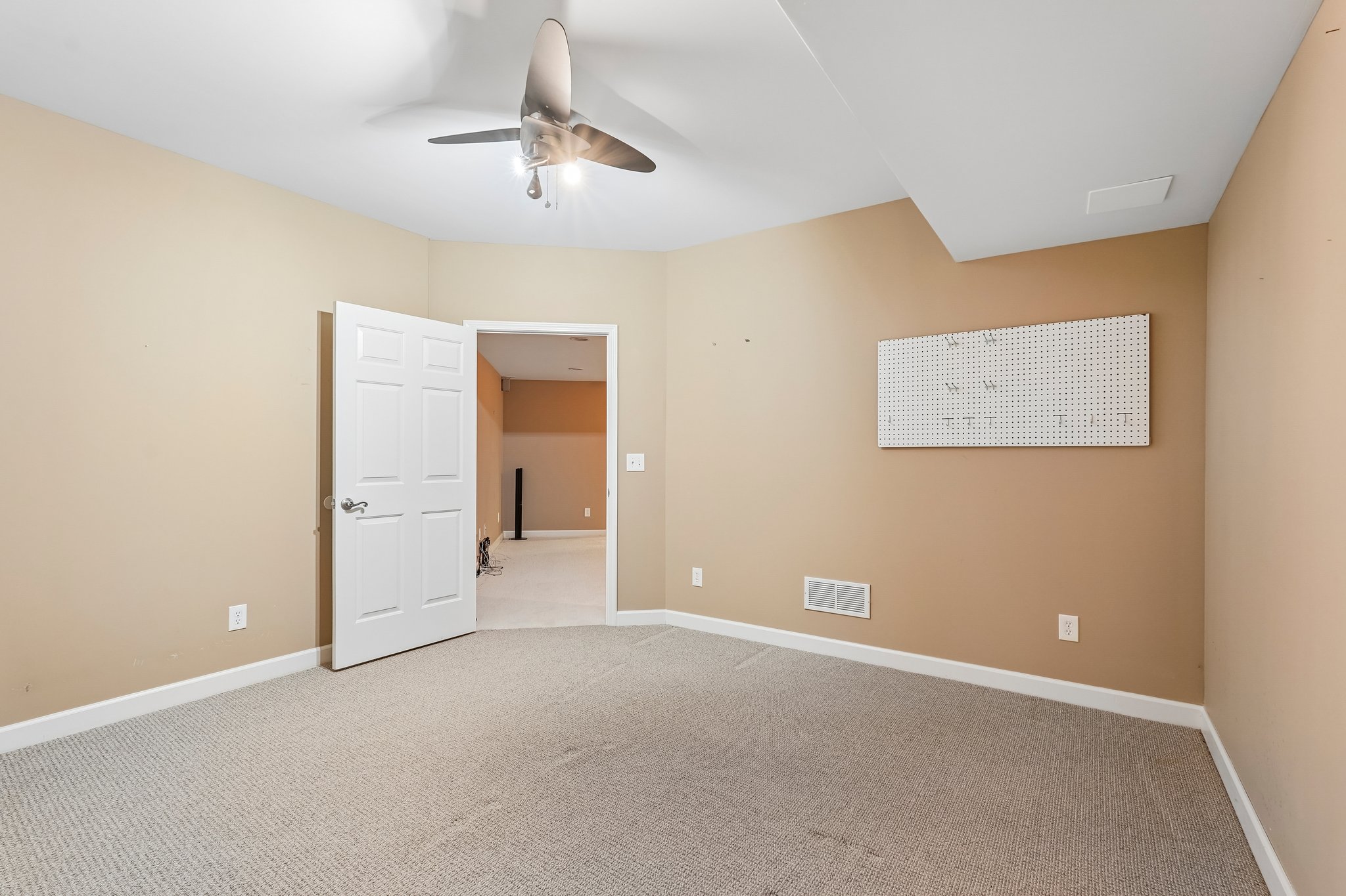 205 Fairway Overlook D-S2209-087.jpg