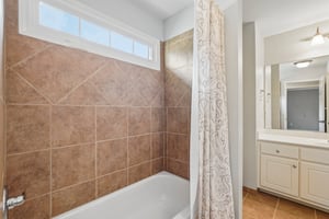 205 Fairway Overlook D-S2209-066.jpg