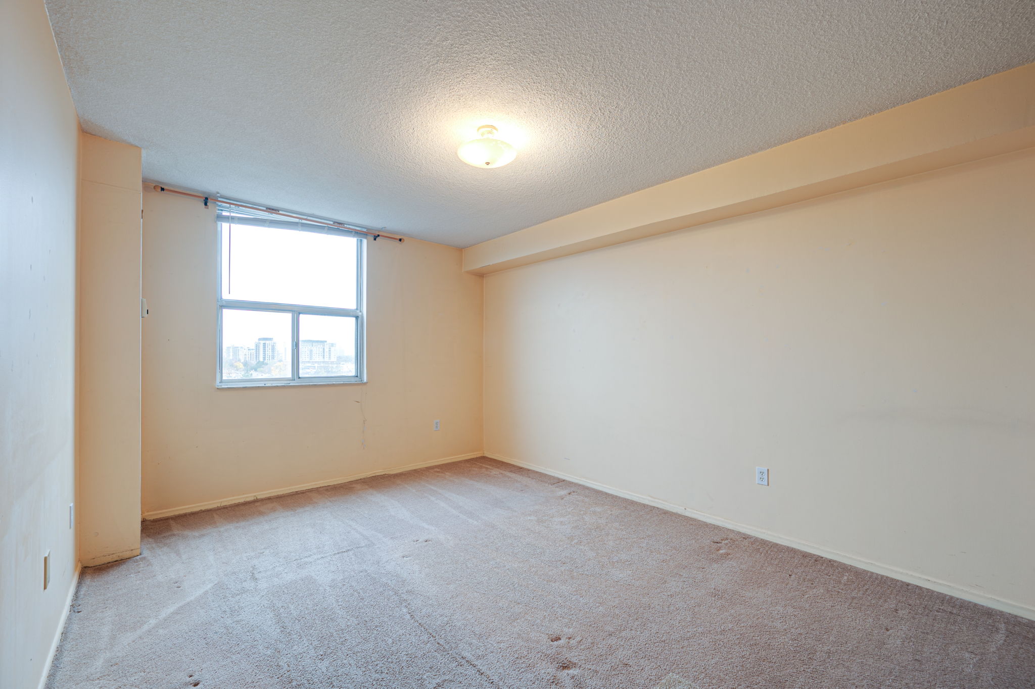 205 Hilda Ave Unit 812 Toronto, ON M2M 4B1