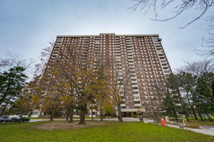 205 Hilda Ave Unit 812, Toronto ON