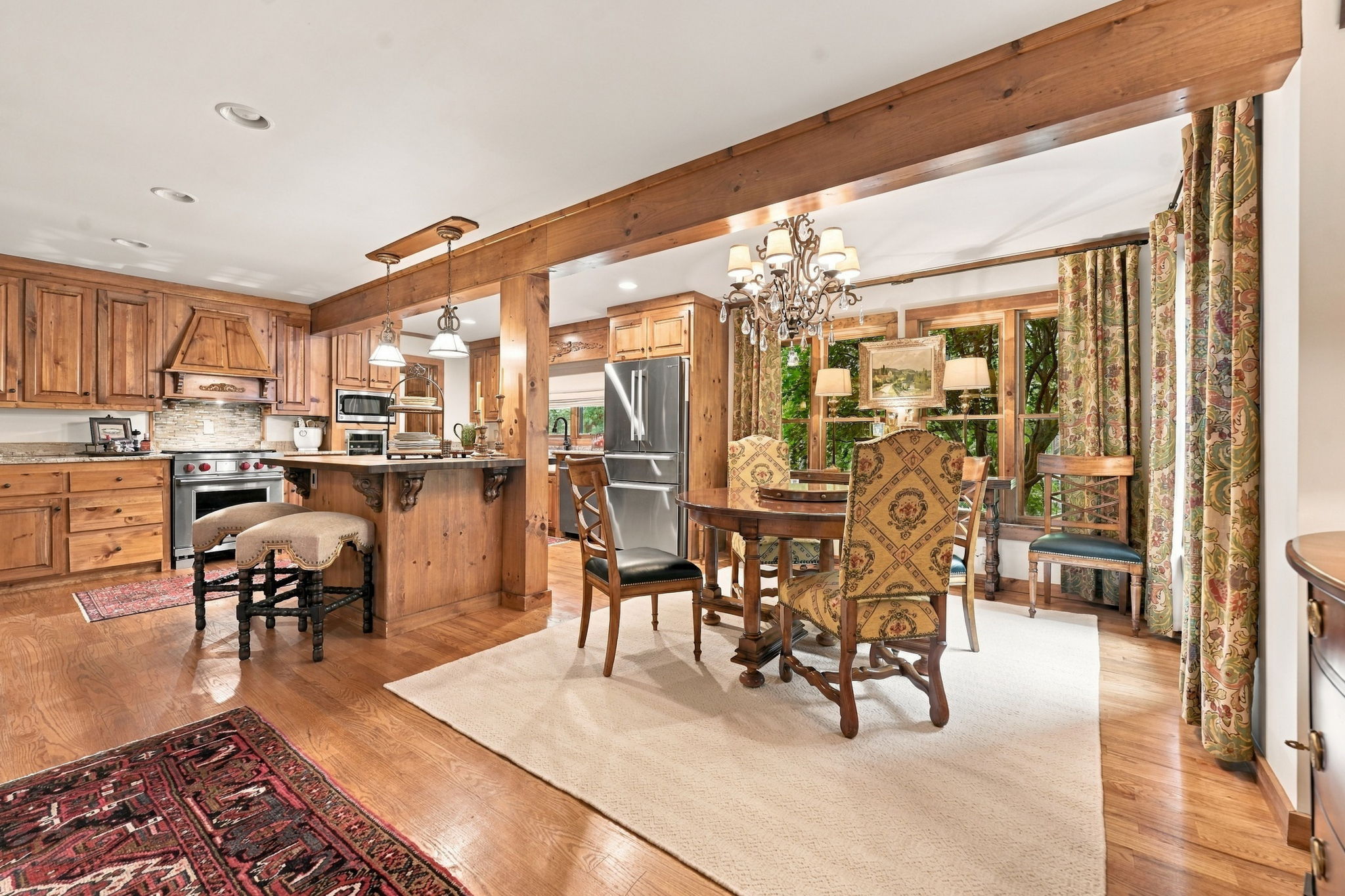 Minnehaha Trail kitchen and dining room