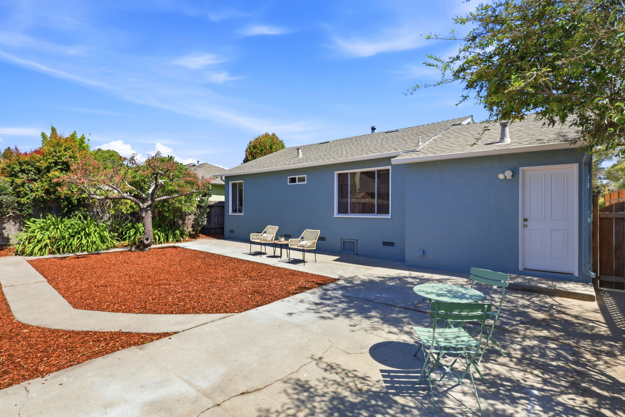 030_F8_205 Miramar Dr