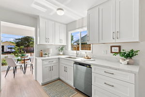 012_F8_205 Miramar Dr