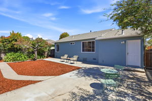 030_F8_205 Miramar Dr