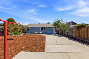 032_F8_205 Miramar Dr