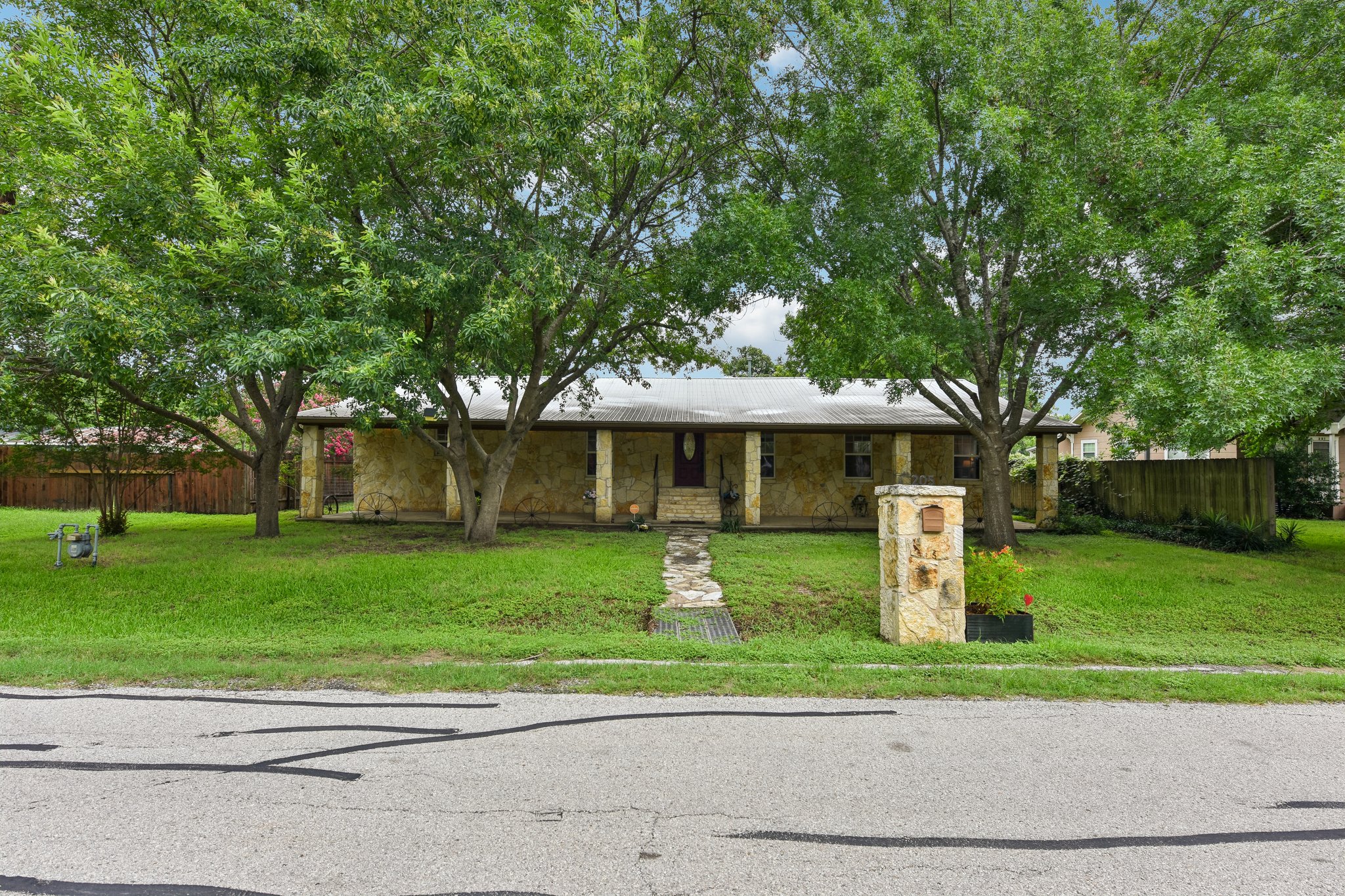 N Ave E-S2206-004.jpg