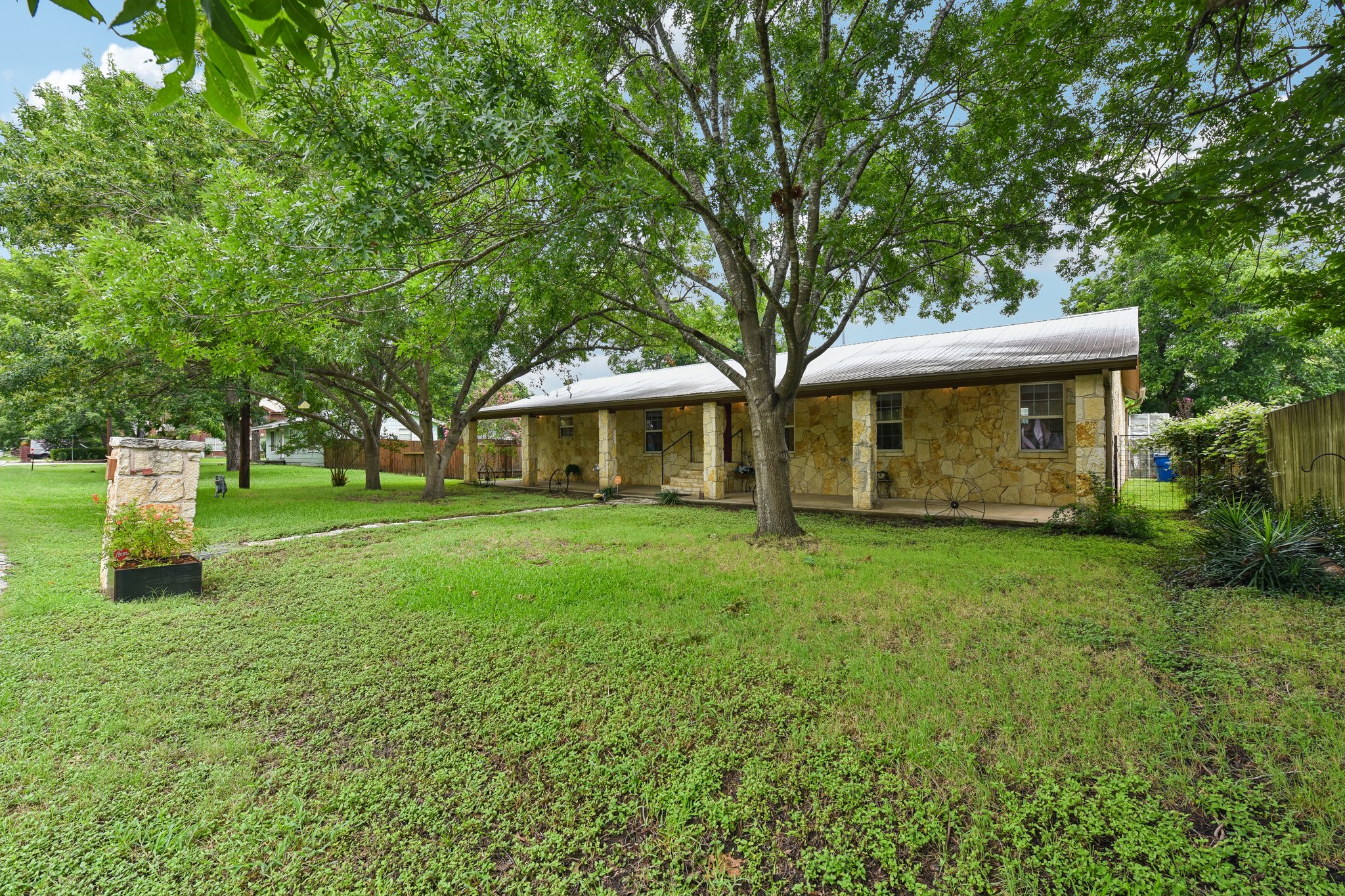 N Ave E-S2206-005.jpg