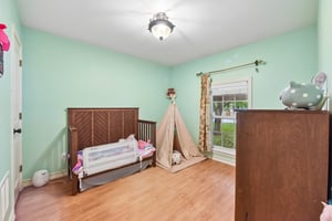 N Ave E-S2206-023.jpg