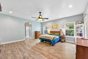 N Ave E-S2206-034.jpg