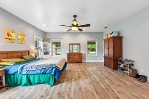 N Ave E-S2206-036.jpg