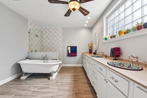 N Ave E-S2206-039.jpg