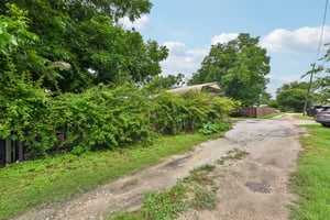 N Ave E-S2206-047.jpg