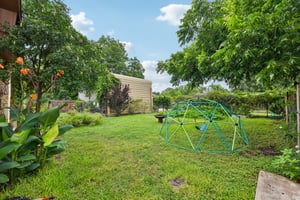N Ave E-S2206-050.jpg
