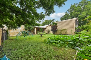N Ave E-S2206-051.jpg