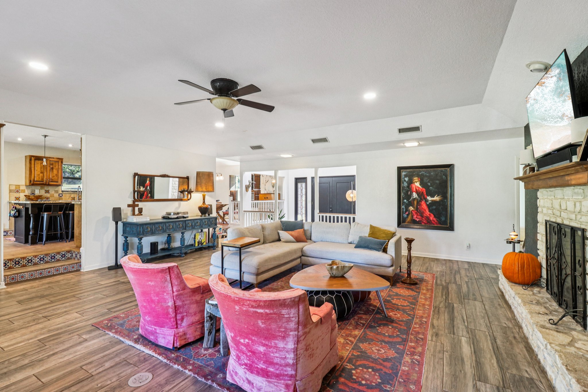 Northwood Hills Dr-S0411-022.jpg