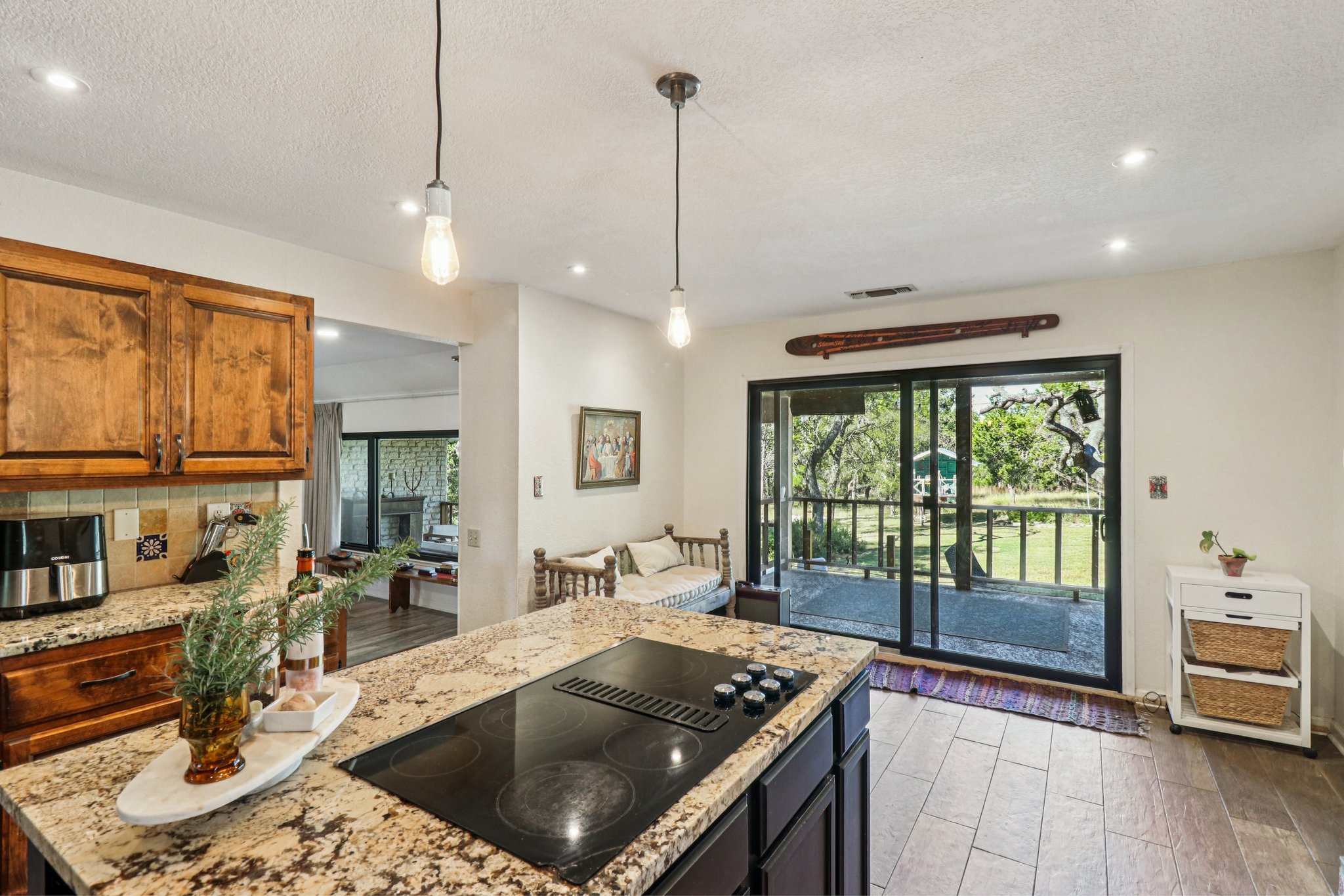 Northwood Hills Dr-S0411-027.jpg