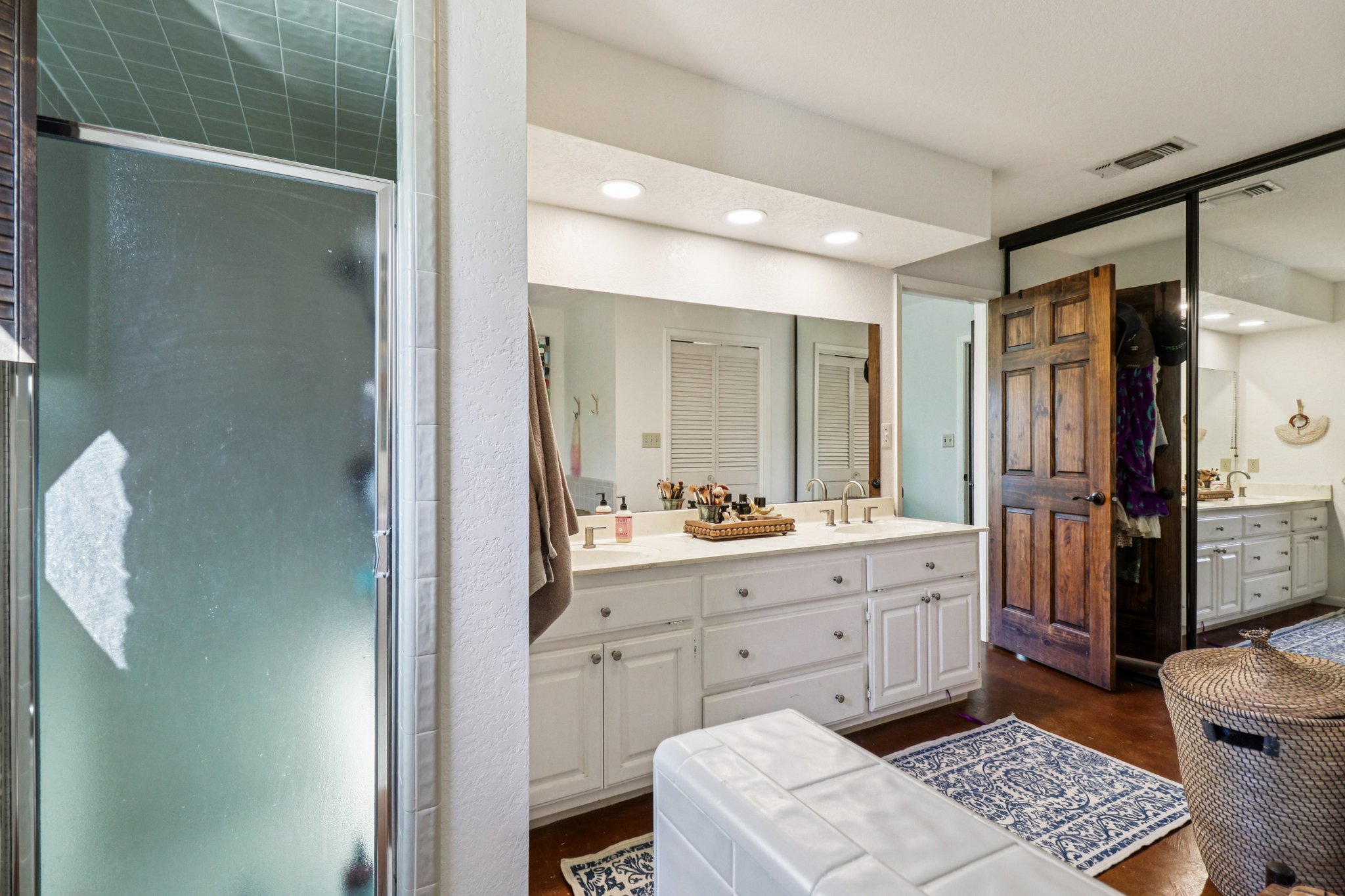 Northwood Hills Dr-S0411-034.jpg