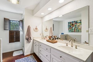 Northwood Hills Dr-S0411-035.jpg