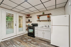 Pine Lake Dr-2406-059.jpg